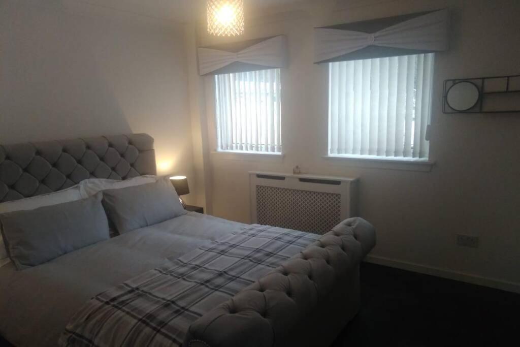 The Cottage - Hot Tub - Nr Glasgow - Self Check-In Coatbridge Εξωτερικό φωτογραφία