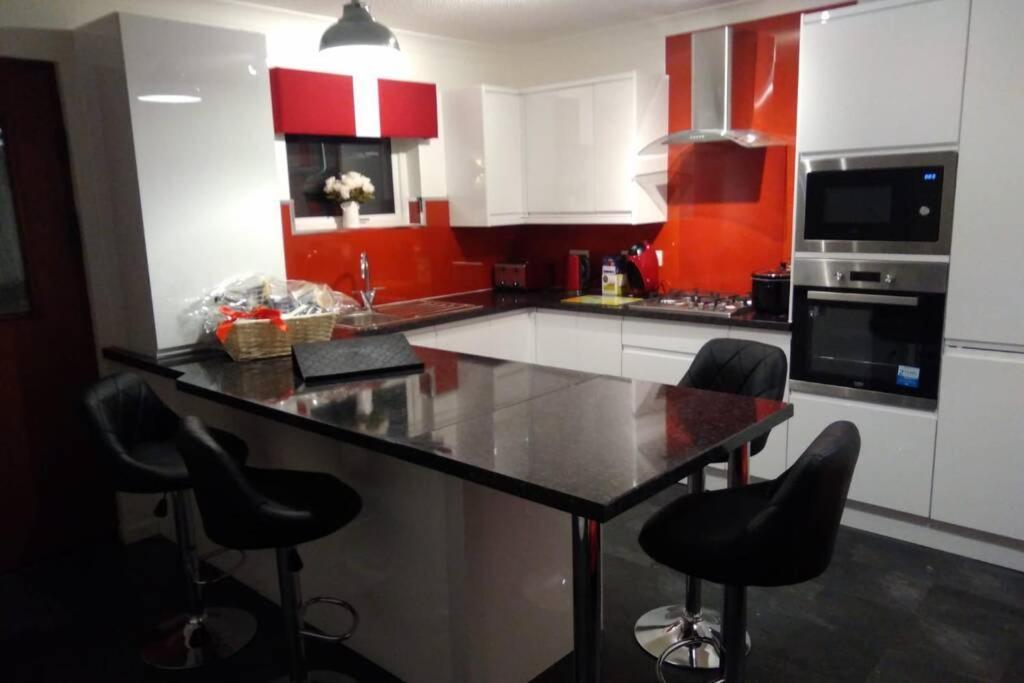 The Cottage - Hot Tub - Nr Glasgow - Self Check-In Coatbridge Εξωτερικό φωτογραφία