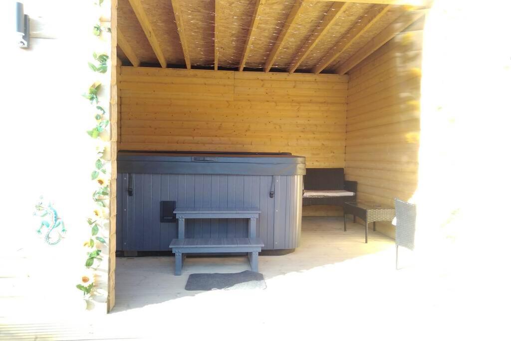 The Cottage - Hot Tub - Nr Glasgow - Self Check-In Coatbridge Εξωτερικό φωτογραφία