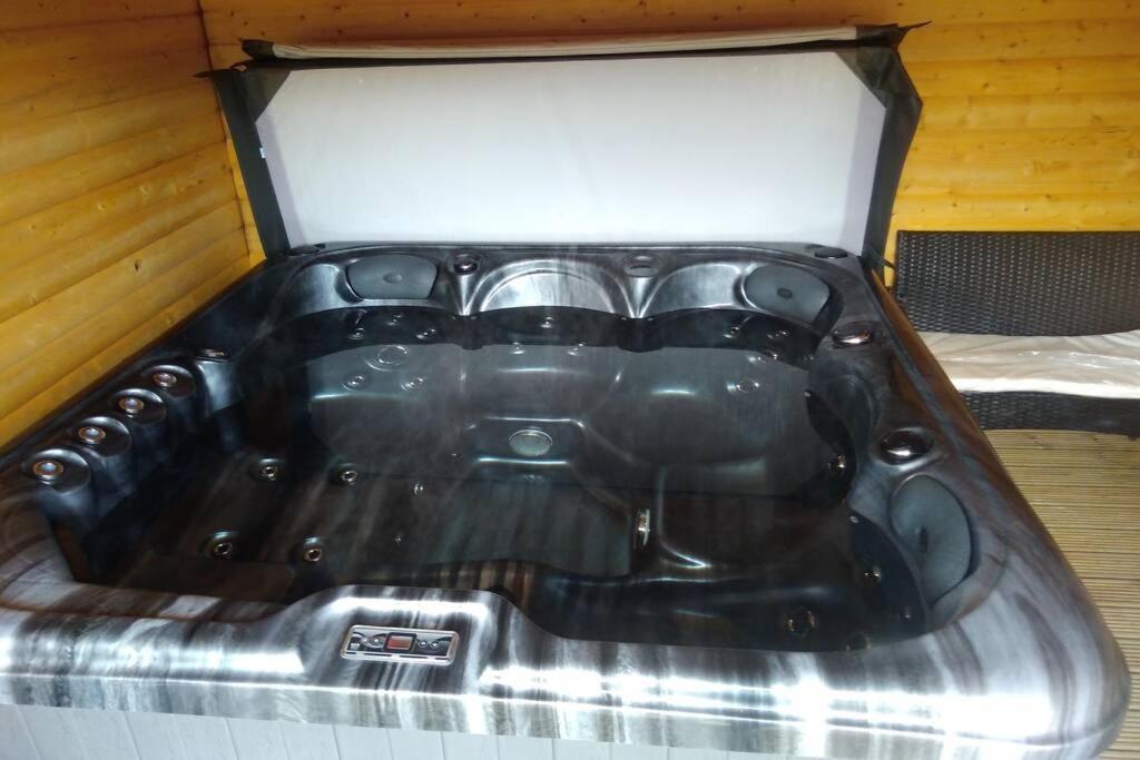 The Cottage - Hot Tub - Nr Glasgow - Self Check-In Coatbridge Εξωτερικό φωτογραφία