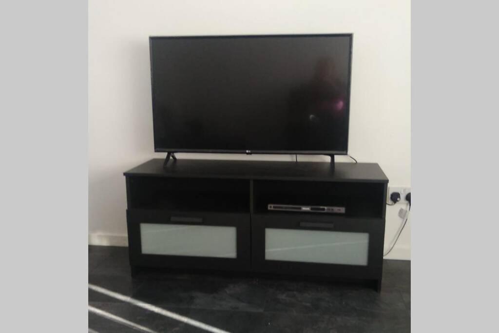The Cottage - Hot Tub - Nr Glasgow - Self Check-In Coatbridge Εξωτερικό φωτογραφία