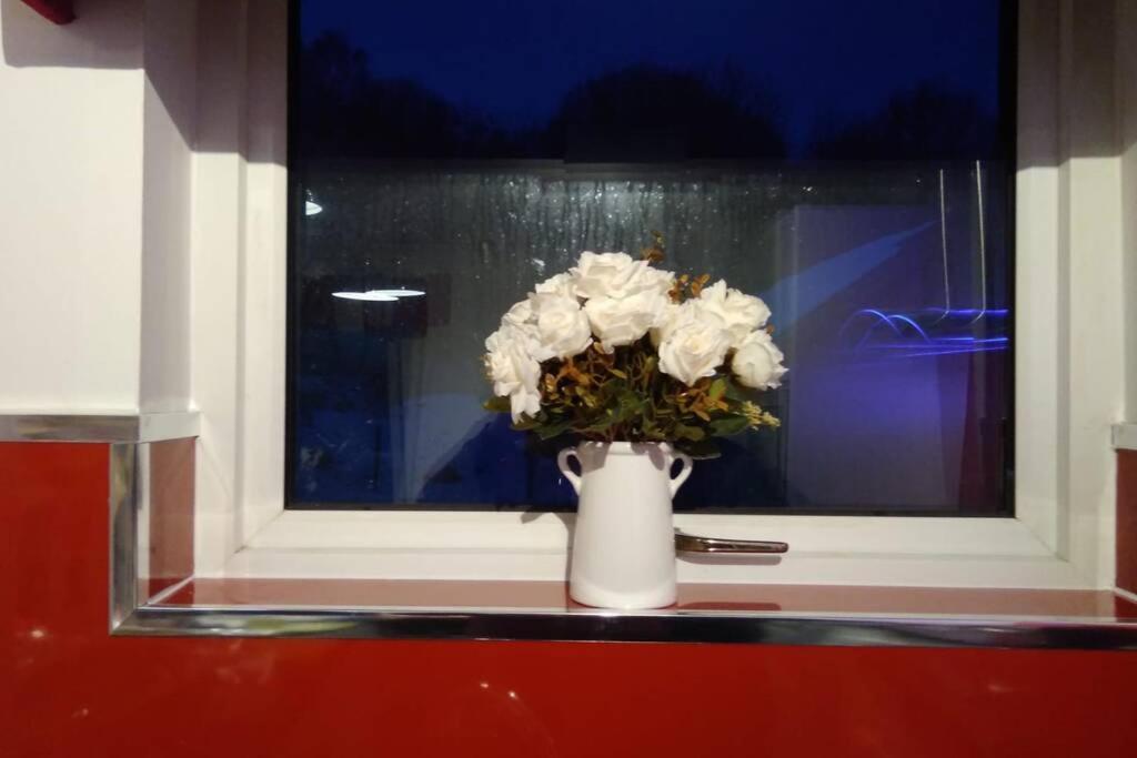The Cottage - Hot Tub - Nr Glasgow - Self Check-In Coatbridge Εξωτερικό φωτογραφία